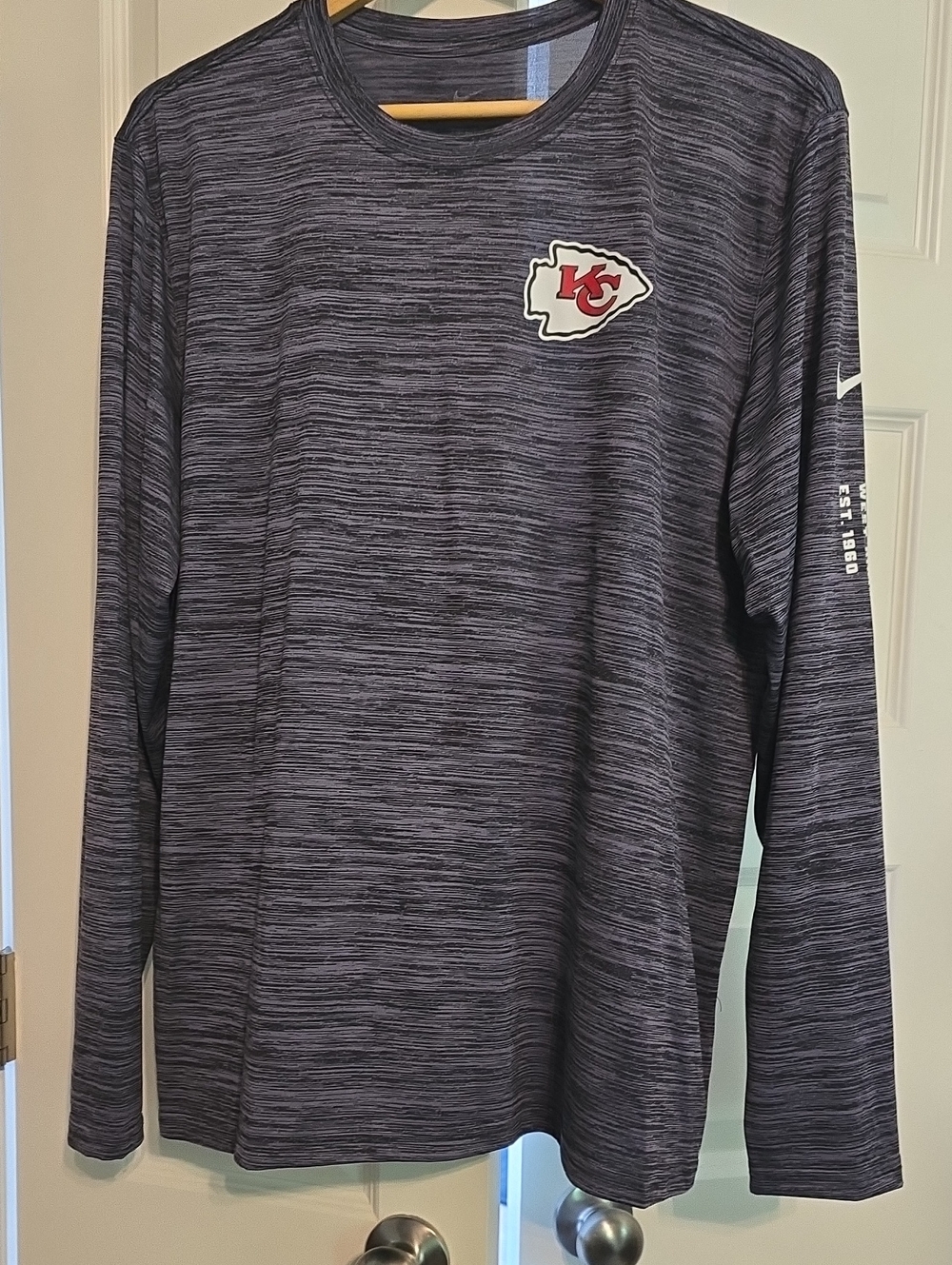 Nike Men’s Long-Sleeve Heathered Black/Gray Kansas City Chiefs Shirt